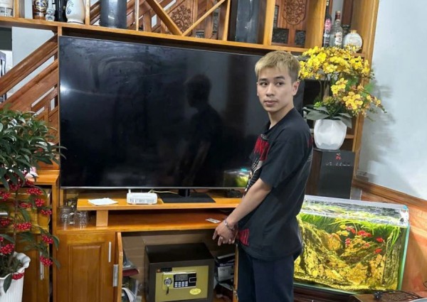 Trộm vàng để mua iPhone 17 tặng bạn gái