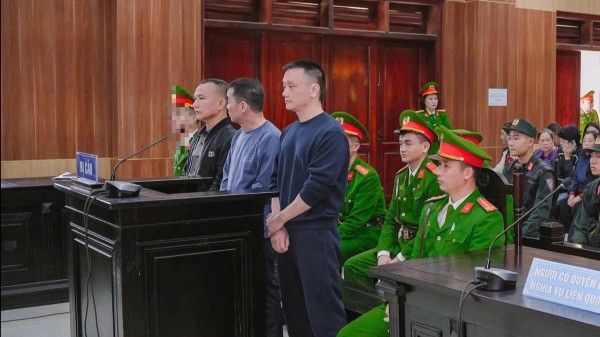 Trùm giang hồ Vi 'ngộ' 2 lần đưa tiền 'chạy án' Trùm giang hồ Vi 'ngộ' 2 lần đưa tiền 'chạy án'