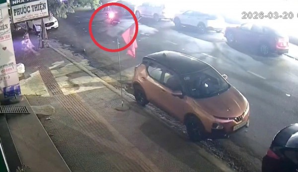 Truy tìm xe máy chở 3 tông tử vong người đi bộ ở Đà Nẵng Truy tìm xe máy chở 3 tông tử vong người đi bộ ở Đà Nẵng