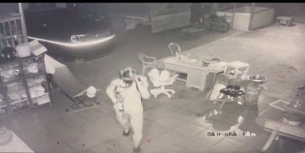 Truy tố Lê Sỹ Tùng, kẻ dùng súng thảm sát 3 người trong 1 gia đình ở Đồng Nai Truy tố Lê Sỹ Tùng, kẻ dùng súng thảm sát 3 người trong 1 gia đình ở Đồng Nai