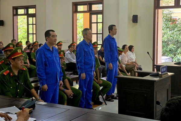 Tuyên án cựu Phó giám đốc Sở VH-TT-DL Bến Tre vụ 'năng khiếu dự bị' Tuyên án cựu Phó giám đốc Sở VH-TT-DL Bến Tre vụ 'năng khiếu dự bị'