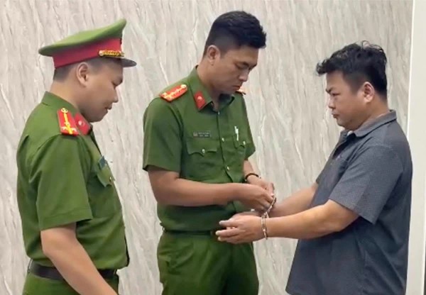 Vẽ dự án đấu giá 'ma' để lừa đảo hơn 52 tỉ đồng Vẽ dự án đấu giá 'ma' để lừa đảo hơn 52 tỉ đồng