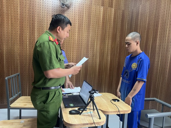 Vĩnh Long: Đặt xe ôm công nghệ rồi đâm tài xế cướp tài sản Vĩnh Long: Đặt xe ôm công nghệ rồi đâm tài xế cướp tài sản