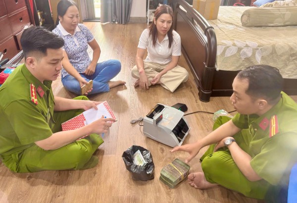 Vụ án đổ trộm 20.000 tấn chất thải: Bóc trần 'hệ sinh thái xử lý rác giả' Vụ án đổ trộm 20.000 tấn chất thải: Bóc trần 'hệ sinh thái xử lý rác giả'