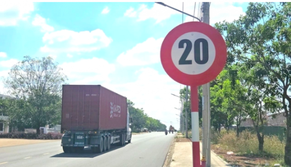 Vụ biển báo 20 km/giờ: Có được tùy tiện giới hạn tốc độ?