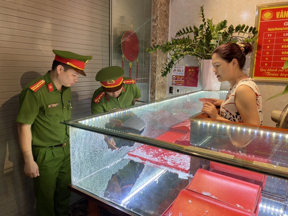 Vụ cướp tiệm vàng táo tợn ở Hà Tĩnh: Lời kể của chủ tiệm vàng