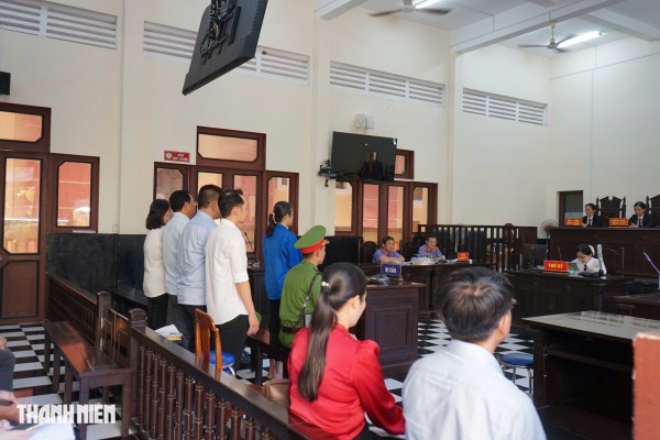 Vụ cựu kế toán tham ô tiền tỉ: Tòa lùi ngày tuyên án