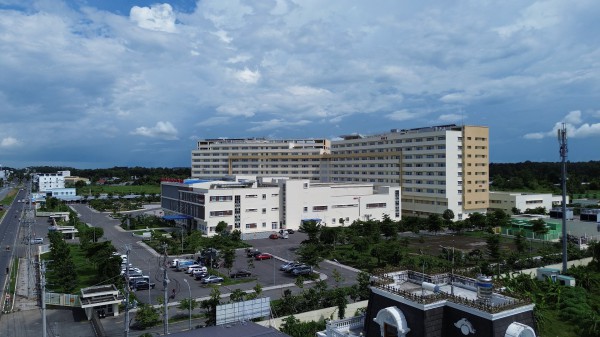 Vụ nổ tại Bệnh viện đa khoa Trà Vinh: Nghi xuất phát từ hộp bánh người lạ mang vào