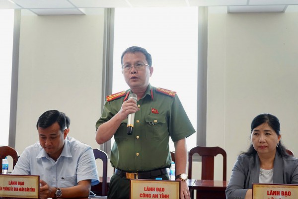 Vụ sà lan vướng dây điện, container rơi xuống kênh Chợ Gạo: Xử phạt tài công