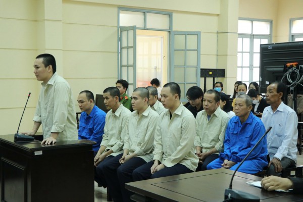 Xét xử 11 bị cáo 'khiêng quan tài trước chợ Bến Thành' để PR bán hàng