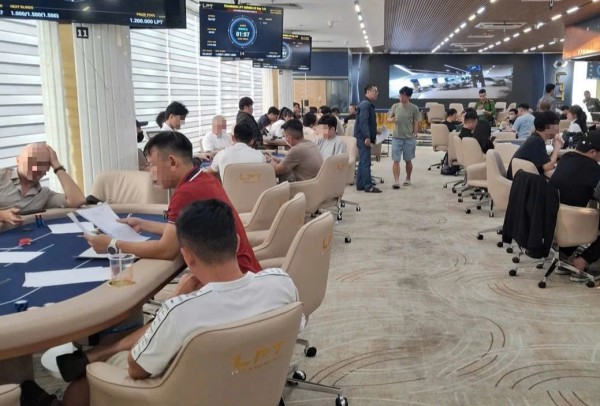 Xóa tụ điểm poker 'núp bóng' giải đấu thể thao tại khách sạn ven biển Đà Nẵng Xóa tụ điểm poker 'núp bóng' giải đấu thể thao tại khách sạn ven biển Đà Nẵng