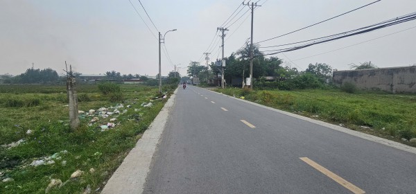 Xôn xao clip người đàn ông 'tố' bị nhóm người dùng hung khí cướp tài sản Xôn xao clip người đàn ông 'tố' bị nhóm người dùng hung khí cướp tài sản