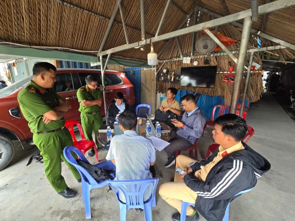 Xử phạt bãi xe đường Võ Chí Công: Buộc tháo dỡ, không cấp điểm kinh doanh