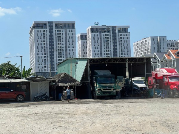 Xử phạt bãi xe đường Võ Chí Công: Buộc tháo dỡ, không cấp điểm kinh doanh