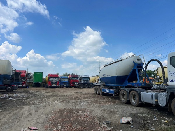 Xử phạt bãi xe đường Võ Chí Công: Buộc tháo dỡ, không cấp điểm kinh doanh