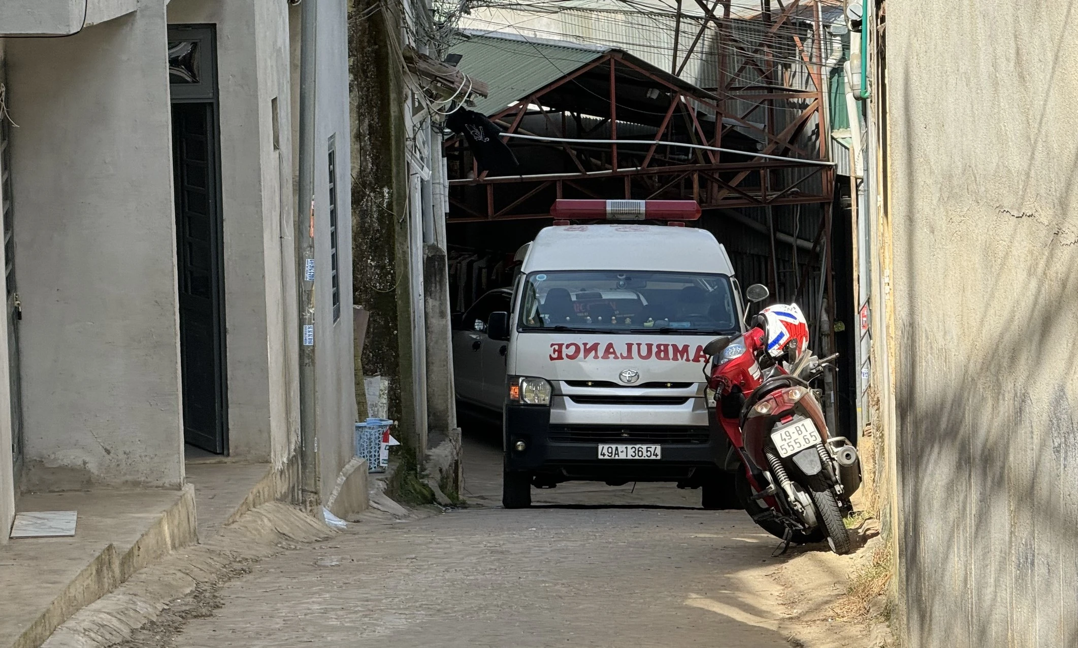 Án mạng ở Đà Lạt: Một phụ nữ đốt chết người tình rồi uống thuốc tự tử