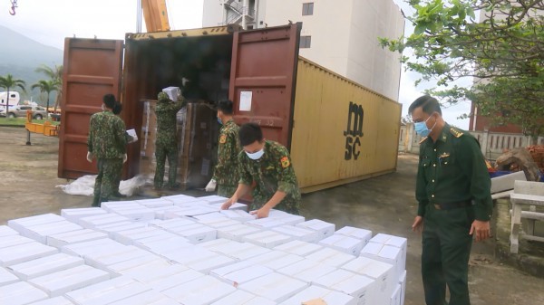 Đà Nẵng: Bộ đội biên phòng tịch thu hơn 31 tấn đường nhập lậu