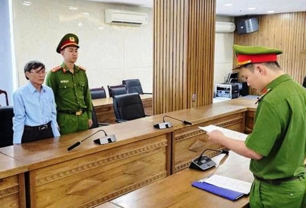 Đà Nẵng: Giả mạo chữ ký để làm hồ sơ đất đai cho người quen Đà Nẵng: Giả mạo chữ ký để làm hồ sơ đất đai cho người quen