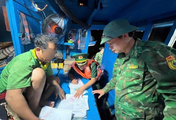 Đà Nẵng: Xử phạt 6 chủ phương tiện vi phạm khai thác hải sản trái phép