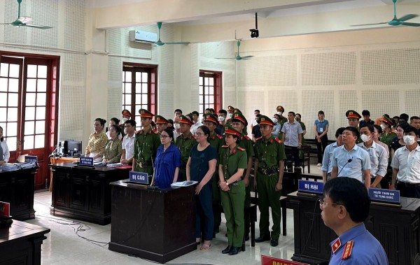 Đang xét xử phúc thẩm vụ án bà Lê Thị Dung