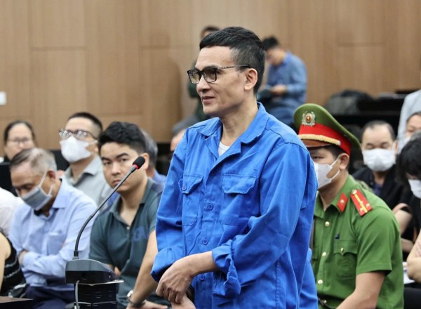 Đến King Club 'chỉ chơi cho vui', người đàn ông thua bạc hơn 34 tỉ đồng Đến King Club 'chỉ chơi cho vui', người đàn ông thua bạc hơn 34 tỉ đồng