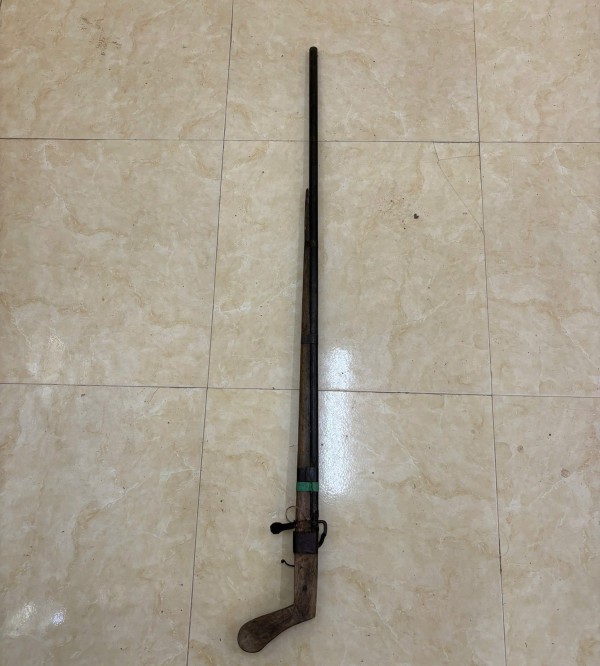 Điều tra vụ nổ súng sát hại hàng xóm vì nghi ngờ 'làm ma chài' Điều tra vụ nổ súng sát hại hàng xóm vì nghi ngờ 'làm ma chài'