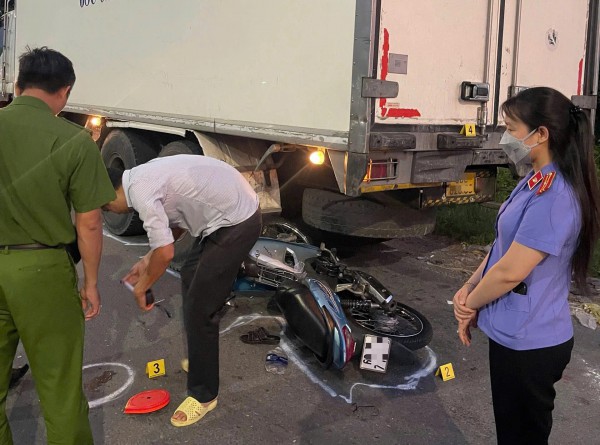 Điều tra vụ tai nạn khiến một người tử vong tại chỗ ở Đồng Tháp Điều tra vụ tai nạn khiến một người tử vong tại chỗ ở Đồng Tháp