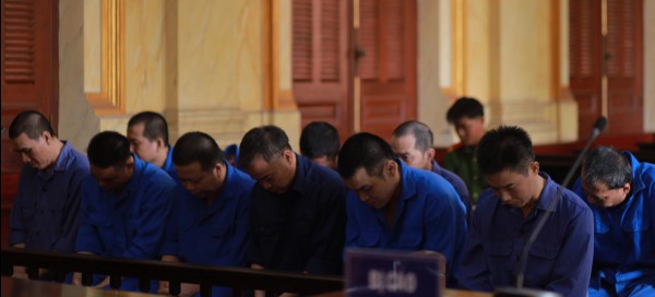 Đội bảo vệ Khu Công nghệ cao TP.HCM lãnh án vì 'bán đường' cho xe tải Đội bảo vệ Khu Công nghệ cao TP.HCM lãnh án vì 'bán đường' cho xe tải