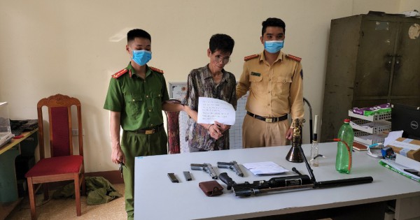 Đối tượng 78 tuổi ở Sơn La tàng trữ gần 200 viên ma túy và 3 khẩu súng