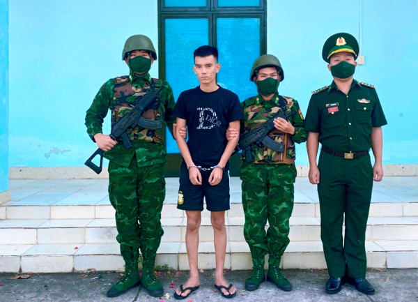 Đối tượng bị truy nã sa lưới biên phòng Tây Ninh khi nhập cảnh vào Việt Nam Đối tượng bị truy nã sa lưới biên phòng Tây Ninh khi nhập cảnh vào Việt Nam