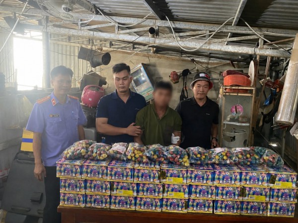 Đồng Nai: Bắt quả tang nhóm hút trộm dầu xe tải Đồng Nai: Bắt quả tang nhóm hút trộm dầu xe tải