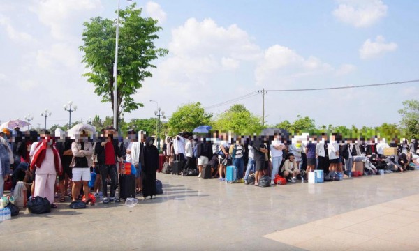 Đồng Nai: Bắt tạm giam 343 người lừa đảo xuyên biên giới qua WhatsApp, Facebook Đồng Nai: Bắt tạm giam 343 người lừa đảo xuyên biên giới qua WhatsApp, Facebook