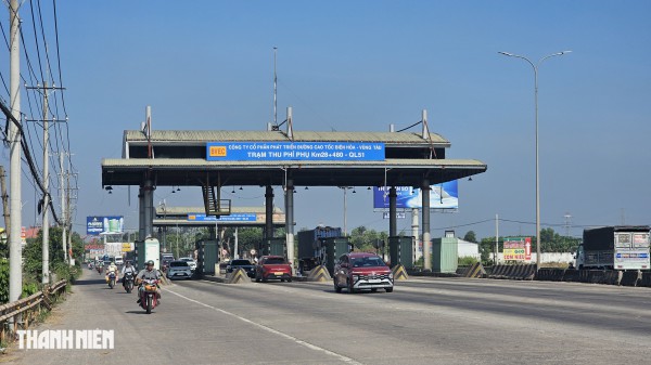 Đồng Nai: Cận cảnh 2 trạm thu phí bỏ hoang trên quốc lộ 51