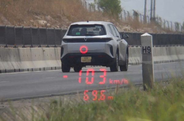 Ô tô chạy 103 km/giờ trên cao tốc Vĩnh Hảo - Phan Thiết bị phạt nặng