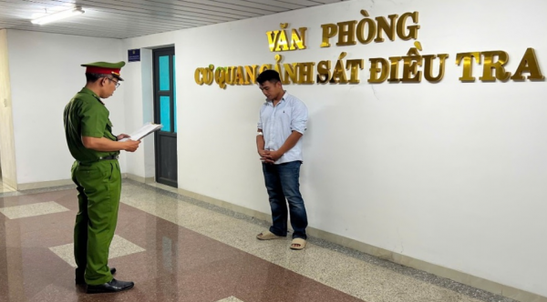 Ô tô tông chết người, kéo lê xe máy gần 1 km: Bắt giam tài xế