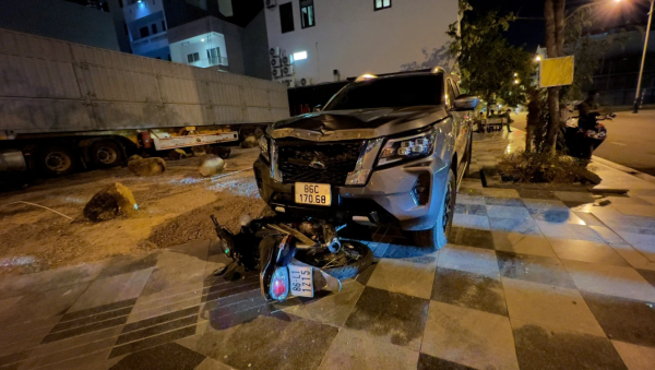 Ô tô tông chết người, kéo lê xe máy gần 1 km: Bắt giam tài xế