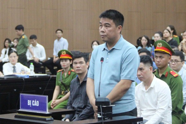 'Ông chủ' Tập đoàn Phúc Sơn hối lộ các cựu bí thư, chủ tịch tỉnh thế nào? 'Ông chủ' Tập đoàn Phúc Sơn hối lộ các cựu bí thư, chủ tịch tỉnh thế nào?