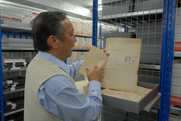 Từ đôi chân trần đến đế chế niken tỉ đô Từ đôi chân trần đến đế chế niken tỉ đô