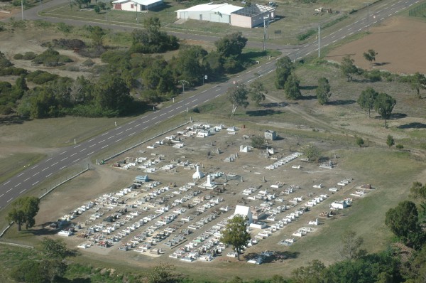 Từ đôi chân trần đến đế chế niken tỉ đô Từ đôi chân trần đến đế chế niken tỉ đô