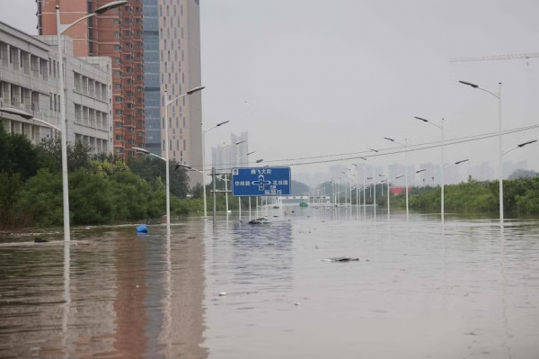 Vì sao 'thành phố bọt biển' Trung Quốc bị mưa lũ khuất phục?