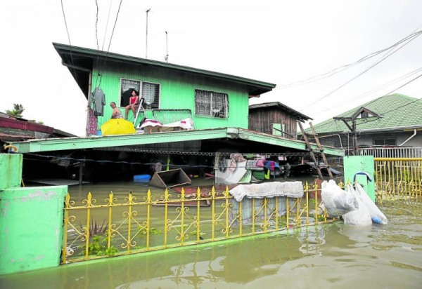 16 khu vực ở Philippines phải tuyên bố tình trạng thảm họa do bão