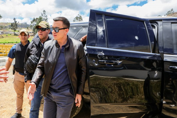 5 người bị cáo buộc mưu sát Tổng thống Ecuador được thả 5 người bị cáo buộc mưu sát Tổng thống Ecuador được thả