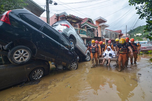 Bão lũ tàn phá ở Đông Nam Á, hàng chục người thiệt mạng và mất tích Bão lũ tàn phá ở Đông Nam Á, hàng chục người thiệt mạng và mất tích