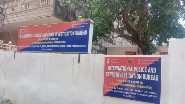 Bắt giữ 6 người mở 'văn phòng cảnh sát quốc tế' giả ở Ấn Độ Bắt giữ 6 người mở 'văn phòng cảnh sát quốc tế' giả ở Ấn Độ