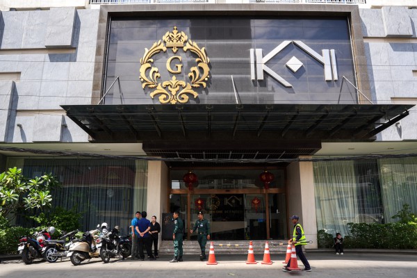 Bên trong hang ổ lừa đảo tại Campuchia