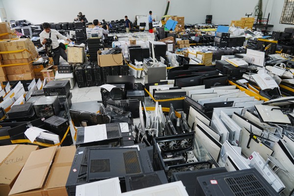 Bên trong hang ổ lừa đảo tại Campuchia