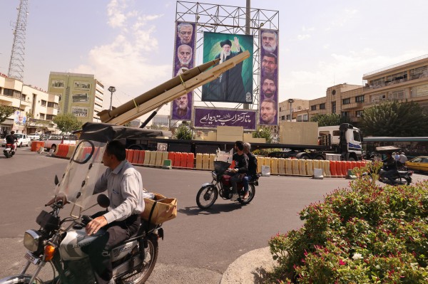 Bị Israel tố phát triển tên lửa có thể vươn tới Mỹ, Iran phản ứng sao?