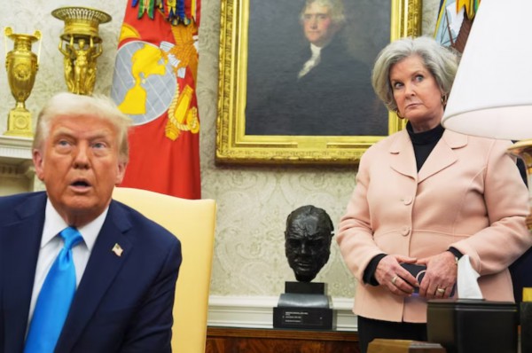 Bị chánh văn phòng nói 'mang tính cách người nghiện rượu', ông Trump phản ứng sao?