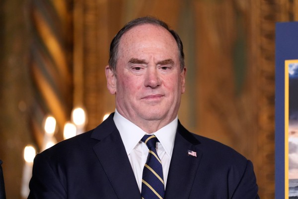 Bộ trưởng Hải quân Mỹ từ chức