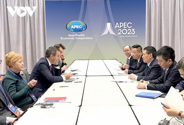 Bộ trưởng Hồ Đức Phớc làm việc song phương với các Bộ trưởng tại Hội nghị  APEC